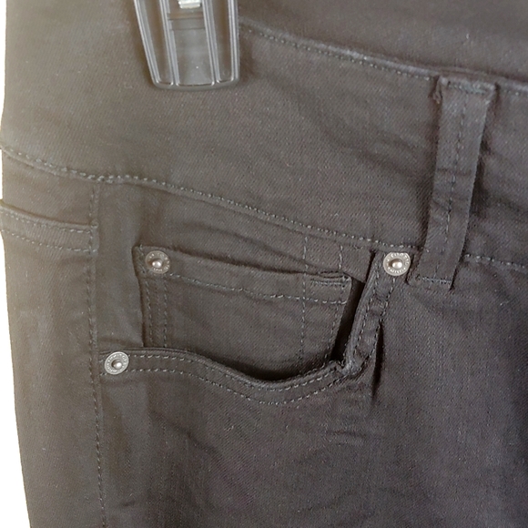 Torrid premium cropped jegging black jeans distressed raw hem size 16 - Picture 5 of 16